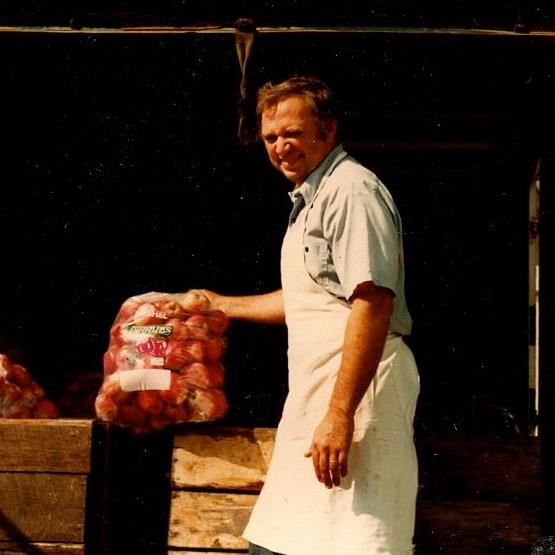 Leonard Fitch with onions