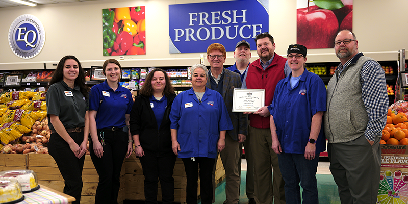 Price-Less-IGA-Tim Forshee-Bowling Green-KY-Award-photo