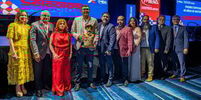 Selectos and MIDA teams at awards ceremony